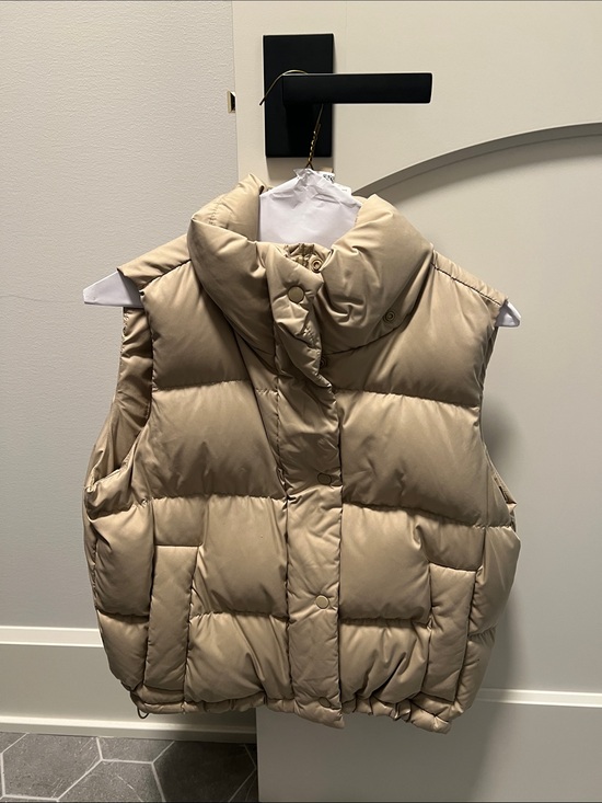 lululemon athletica Jackets & Blazers - Lululemon Wunder puff vest - trench